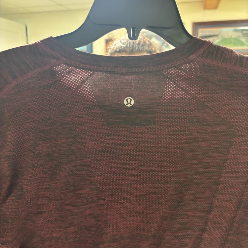 lululemon athletica Men's Maroon Heather Performance Tee